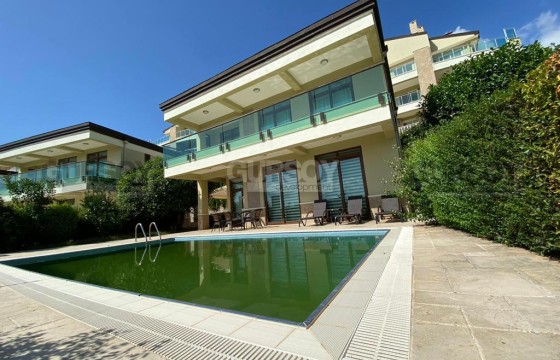 Меблированная вилла с видом на море в районе Каргыджак, 180 м2 в Турции - фото 12