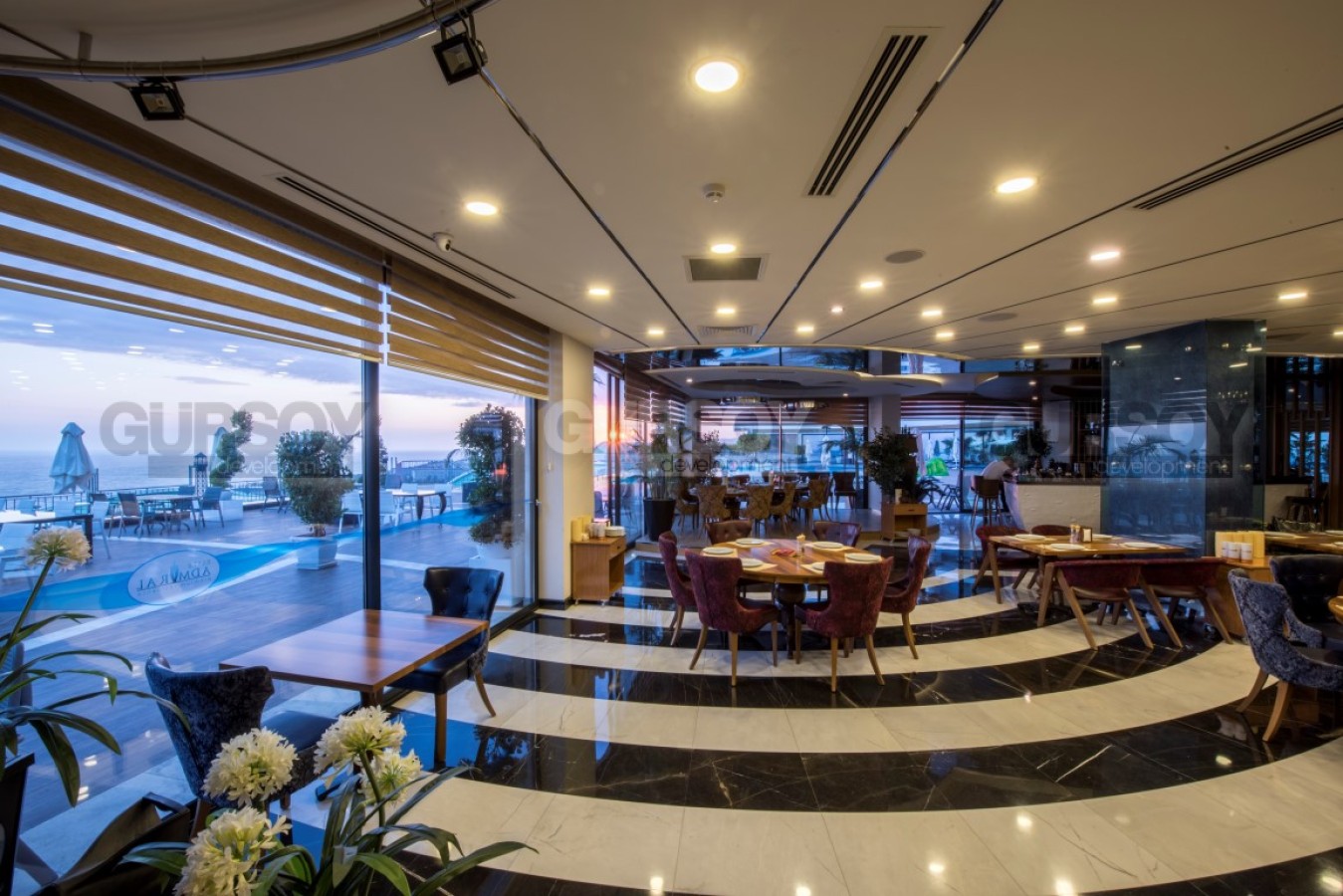 Шикарная меблированная квартира 1+1 в ультра-роскошном комплексе в Конаклы, 89 м2 в Турции - фото 1