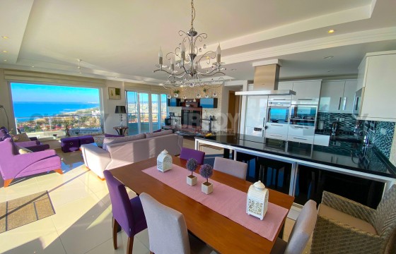 Меблированный дуплекс 4+1 с умопомрачительным видом на море, всего в 300 м от пляжа в районе Конаклы, 160 м2 в Турции - фото 1