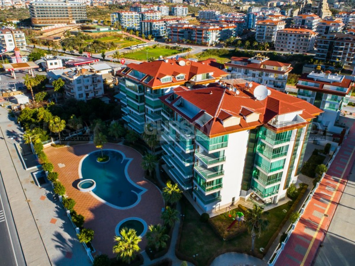 Просторная квартира с прямым видом на море, 75 м2 в Кестеле. в Турции - фото 1