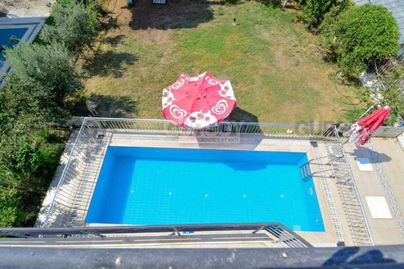 Вилла 4+1 с бассейном и садом в Конаклы, 215 кв.м. в Турции - фото 1
