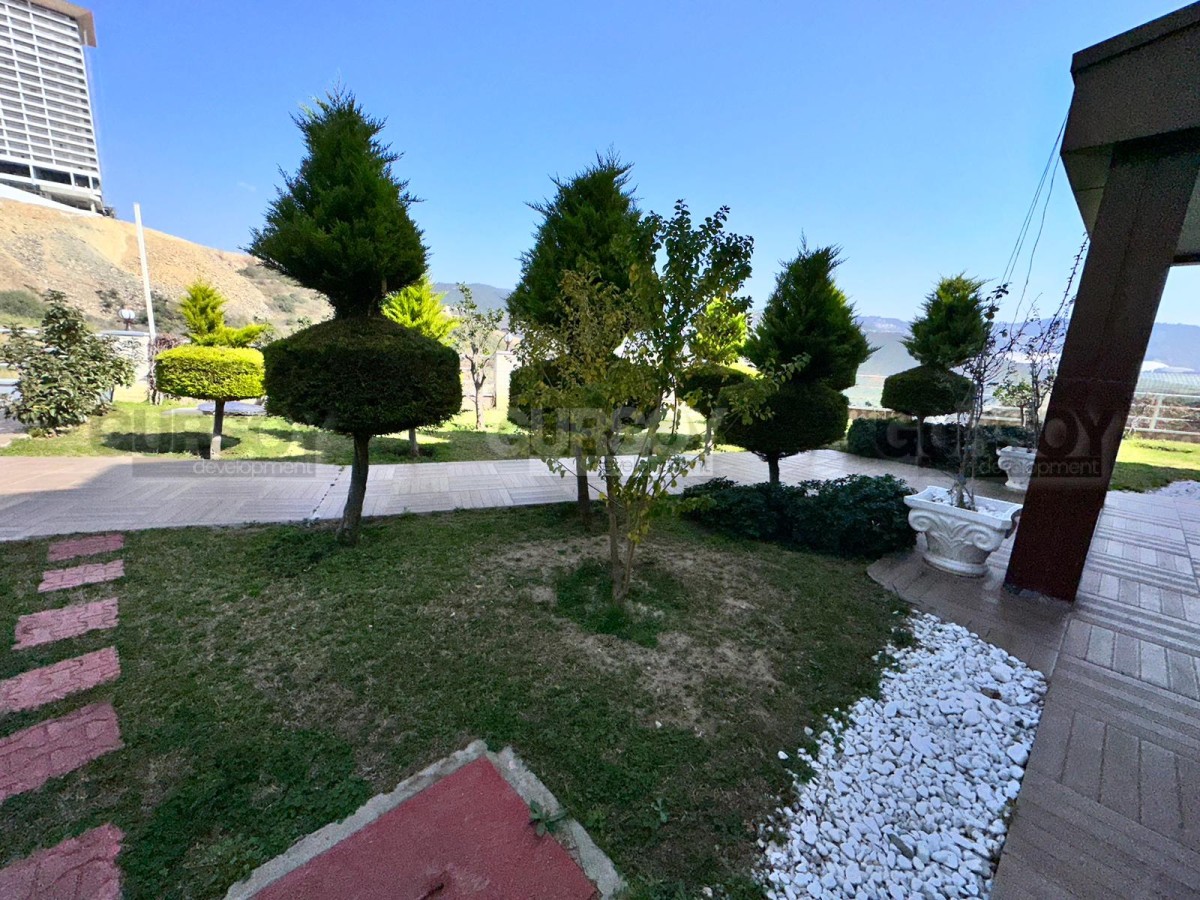 Вилла 4+1 с бассейном и джакузи в Каргыджаке, 250 кв.м. в Турции - фото 1