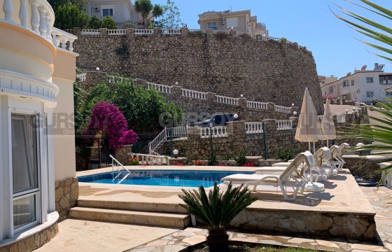 Большая уютная меблированная вилла 4+2 с бассейном и видом на море в Каргыджаке, 300 м2 в Турции - фото 2