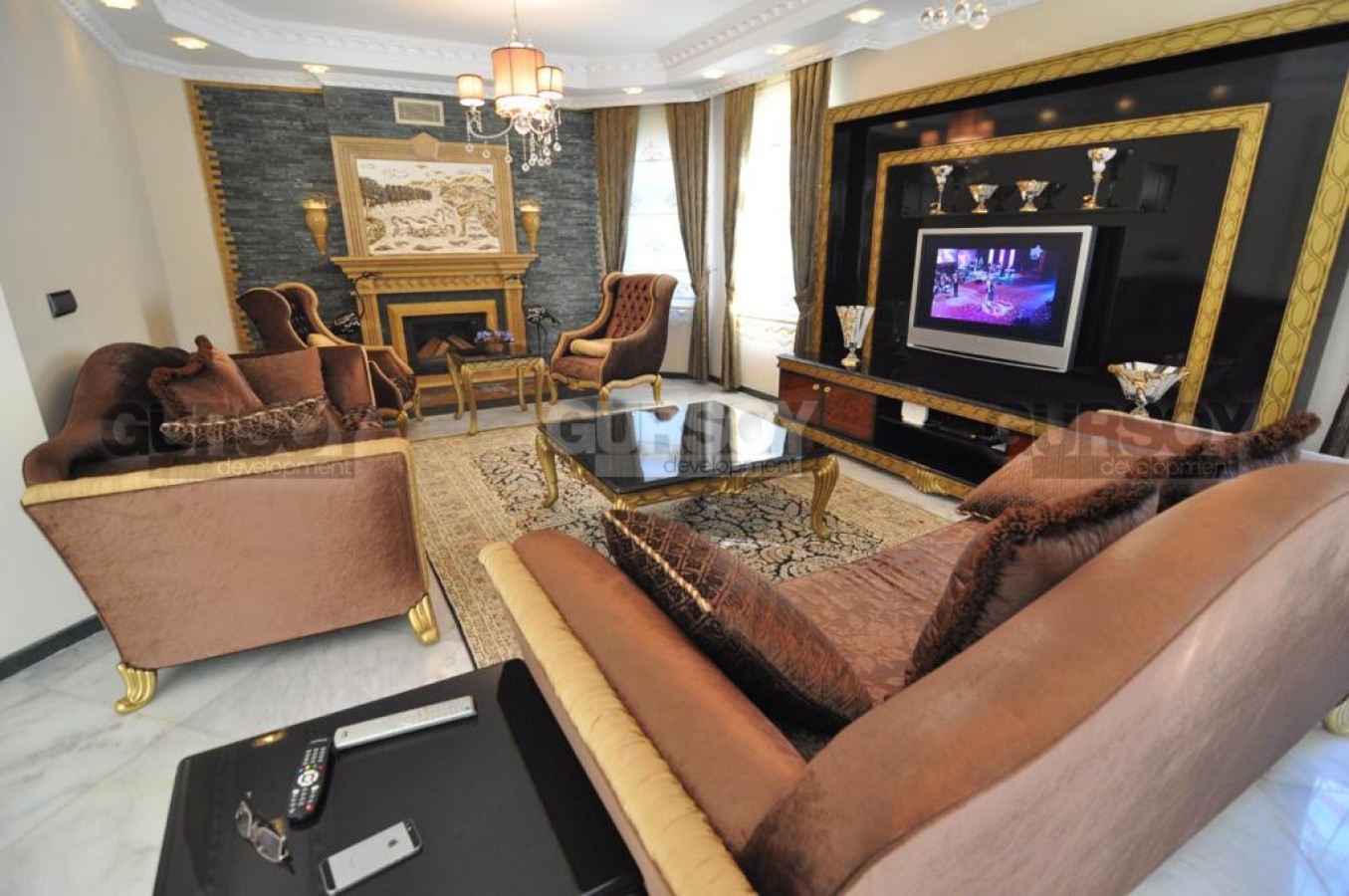 Меблированная 3-х этажная вилла 7+1 в комплексе с бассейном и парковкой в Кестеле, 420 м2 в Турции - фото 1