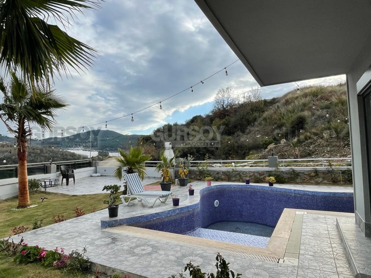 Современная вилла с бассейном и садом в Каргыджаке. 4+1,220м2 в Турции - фото 1