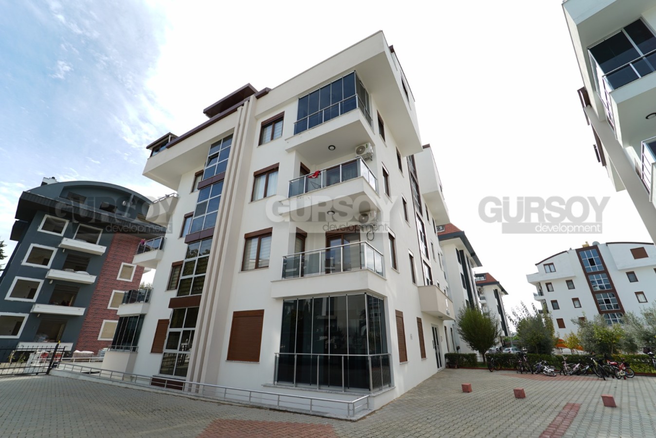 Просторная квартира 3+1 с отдельной кухней в районе Оба, 160м2 в Турции - фото 1