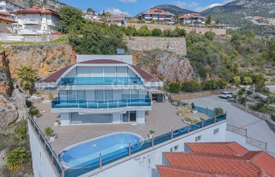 Шикарная меблированная вилла 4+1 с бассейном и восхитительным видом на море в Тепе, 400 м2 в Турции - фото 9