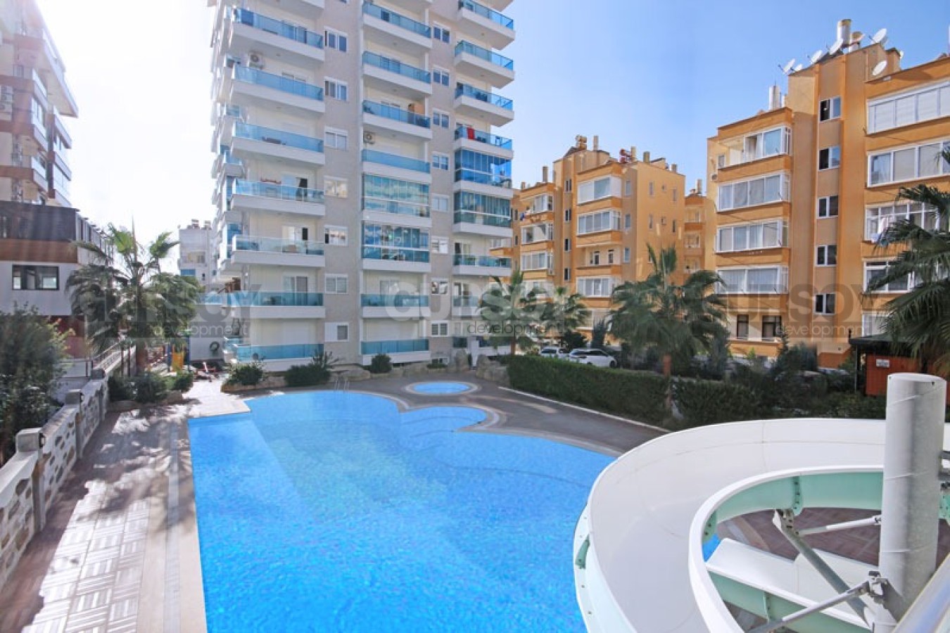 Меблированная просторная квартира 1+1 всего в 100 м от моря в Махмутларе, 67 м2 в Турции - фото 1