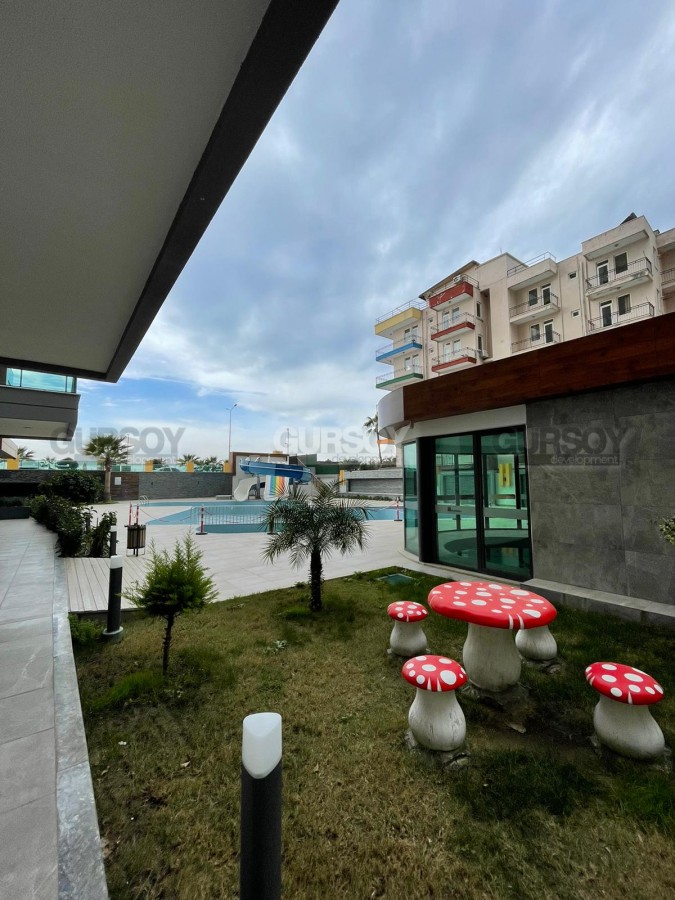 Квартира 2+1 с видом на море в шикарном жилом комплексе на первой линии в Махмутларе, 100 м2 в Турции - фото 1