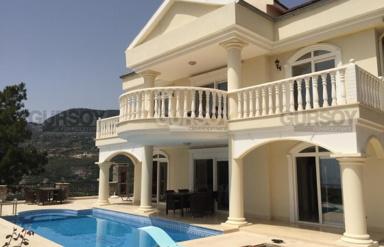 Уютная меблированная вилла 4+1 с бассейном и восхитительными видами в Бекташе, 290 м2 в Турции - фото 6