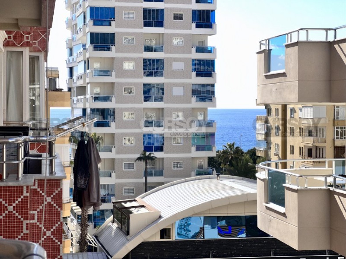 Квартира в Махмутларе 2+1 с дизайнерским ремонтом и видом на море, 110 м2 в Турции - фото 1