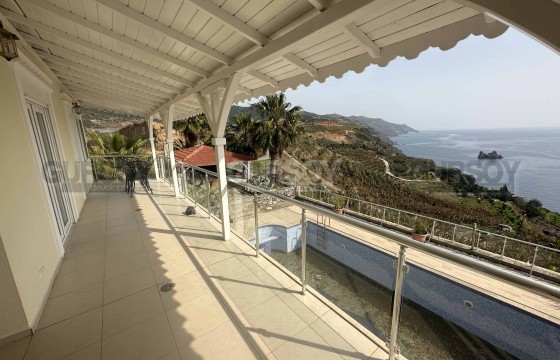 Вилла 3+2 с уникальным панорамным видом на море в Газипаша, 200 м2. в Турции - фото 5