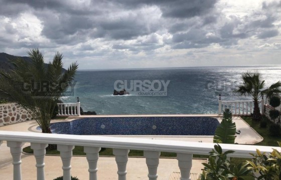 Вилла 3+1 с большим участком и прямым видом на море, 300 м2 в Газипаша. в Турции - фото 3