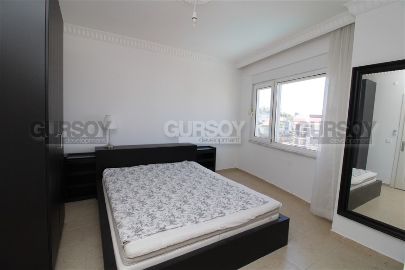 Меблированная квартира 3+1 с видом на море в уютном таунхаусе в Каргыджаке, 270 м2 в Турции - фото 1