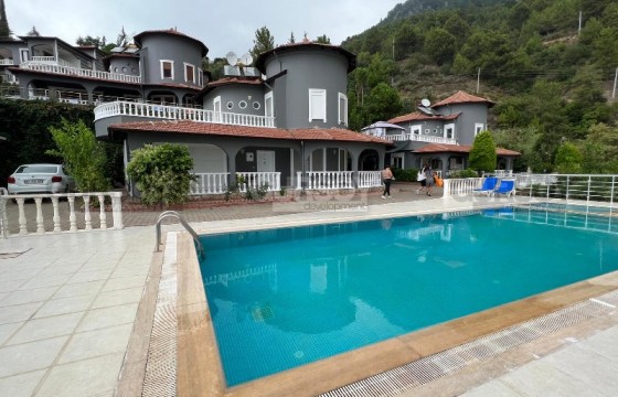 Просторная вилла 3+1 с шикарными видами на море и Крепость в районе Тепе, 220 м2 в Турции - фото 11