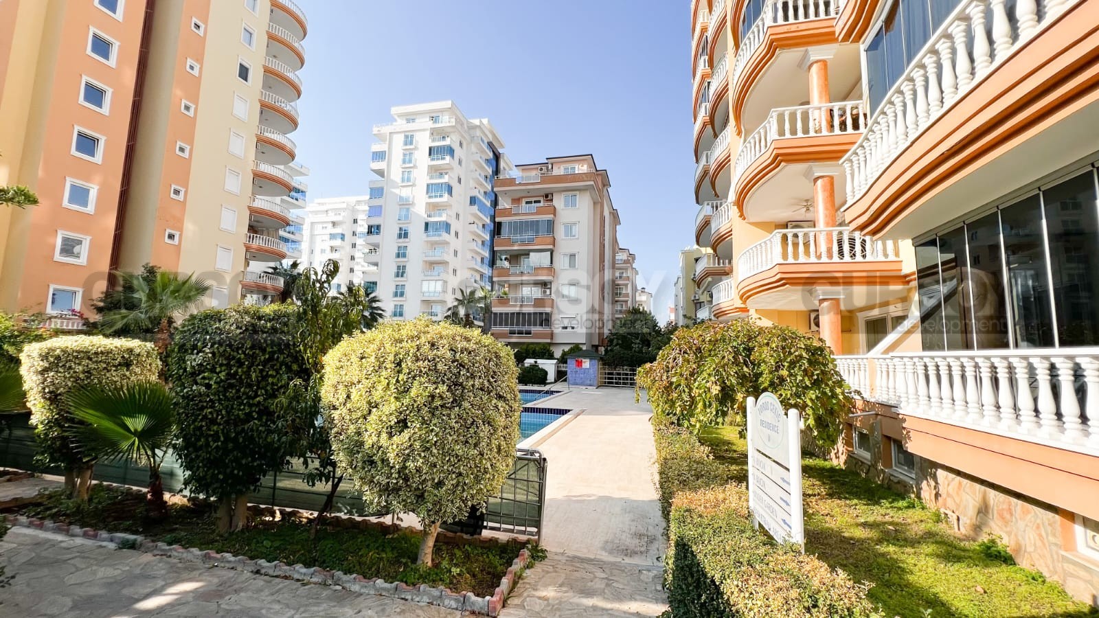 Шикарная квартира с видом на море в популярном районе Махмутлар.  2+1, 130м2 в Турции - фото 1