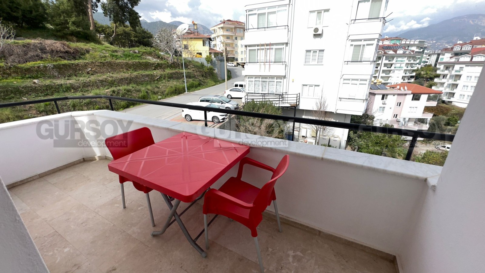 Уютная меблированная квартира 2+1 с видом на горы в Джикджилли, 100 м2 в Турции - фото 1