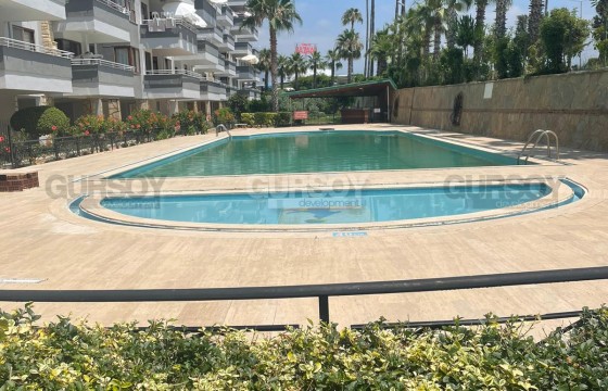 Квартира 3+1 с видом на море на первой береговой линии в Тюрклере, 140 м2 в Турции - фото 4