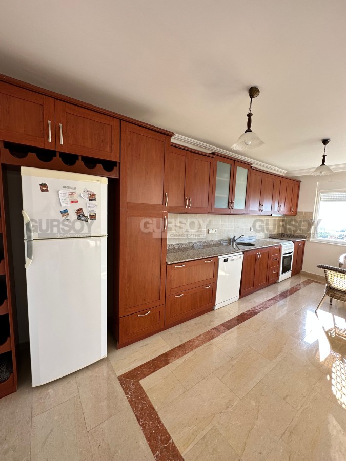 Просторная квартира с мебелью и техникой в Махмутларе. 2+1, 130м2 в Турции - фото 1