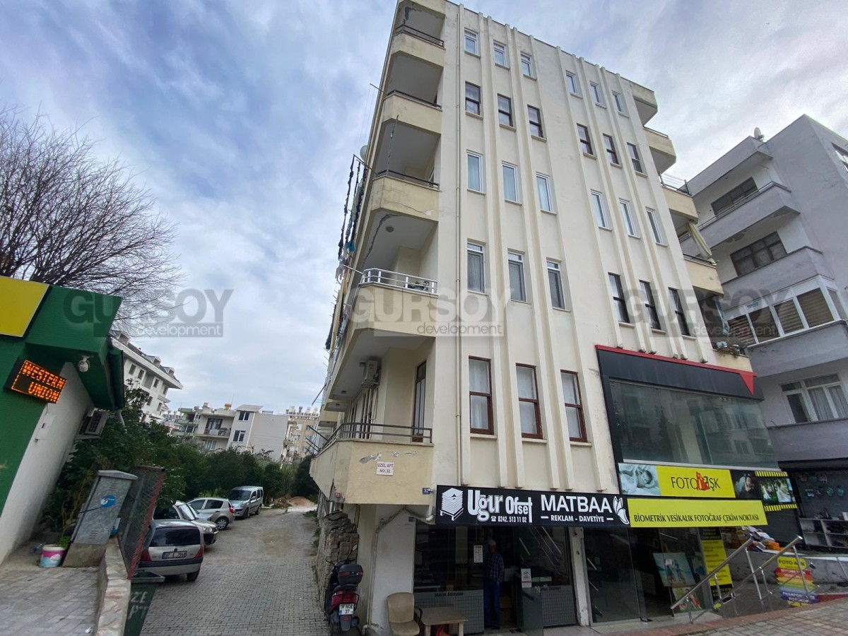 Меблированная просторная квартира 1+1 в 100 м от моря в центре Алании по доступной цене, 70 м2 в Турции - фото 1