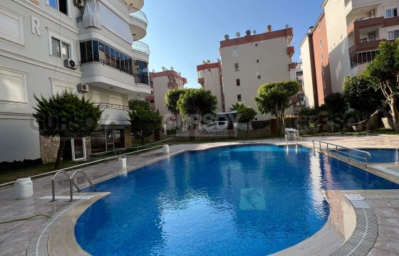 Меблированная квартира 2+1 в комплексе с бассейном, всего 300 м от моря в районе Махмутлар, 115 м2 в Турции - фото 4