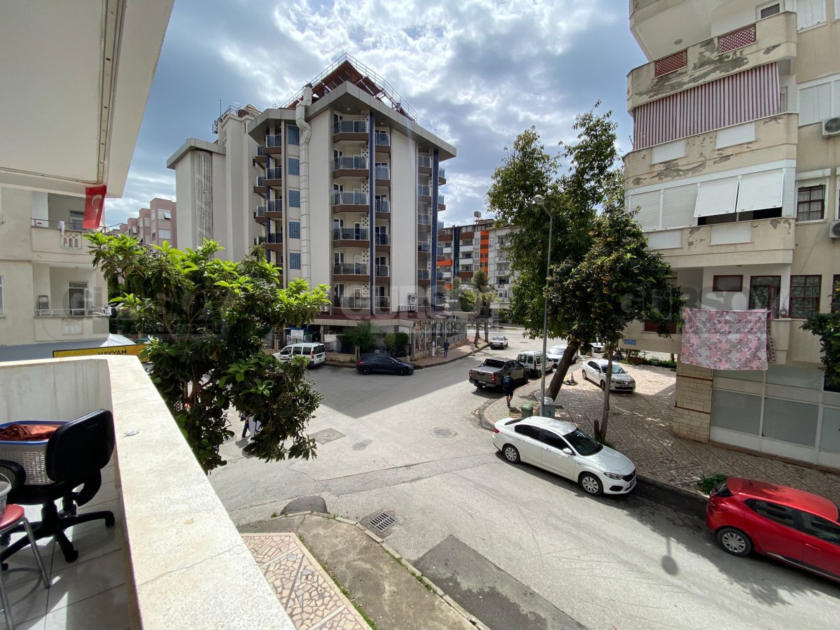 Квартира 2+1, площадью 120м2 на высоком первом этаже в районе Клеопатра в Турции - фото 1