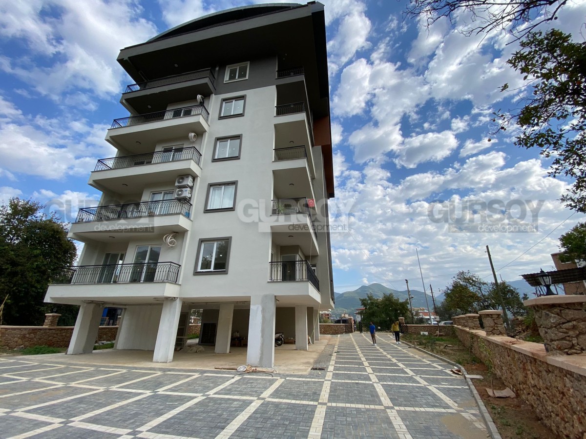 Представлена большая квартира планировкой 5+1, общей площадью в районе Чиплаклы в Турции - фото 1
