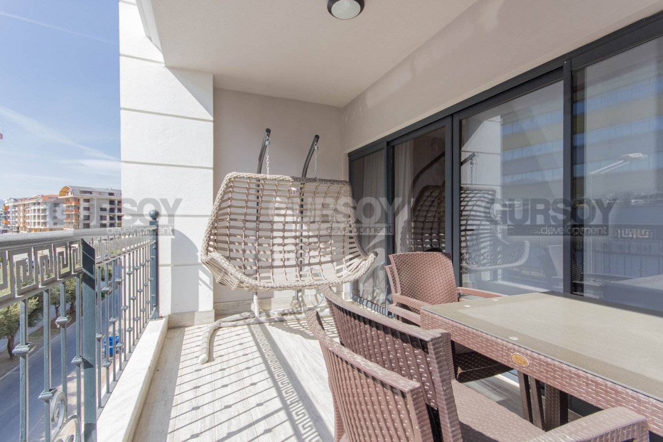 Шикарная стильная квартира 2+1 с видом на море в 100 м от пляжа в Каргыджаке, 100 м2 в Турции - фото 1