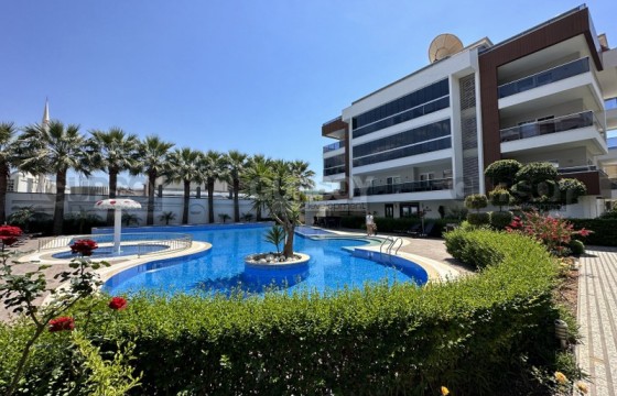 Просторная меблированная квартира 2+1 в элитном комплексе в районе Оба, 115 м2 в Турции - фото 1