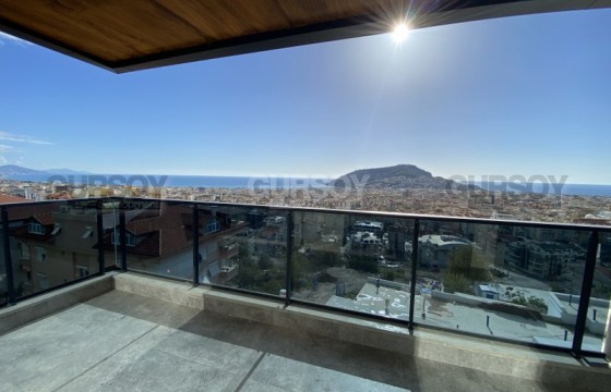 Просторная квартира 3+1 с панорамой на море и крепость в центральной части Алании, 145 кв.м. в Турции - фото 1