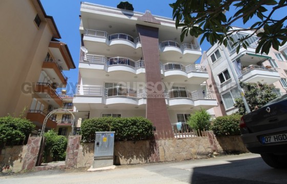 Просторная меблированная квартира 1+1 в шаге от пляжа Клеопатры, 70 м2 в Турции - фото 1