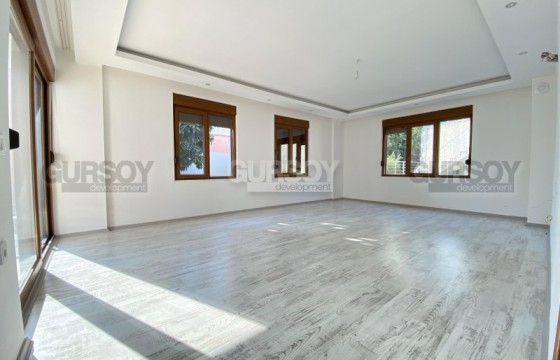 Светлая квартира 3+1 в районе Хасбахче, 160 кв.м. в Турции - фото 4