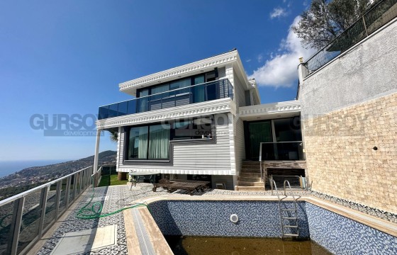 Роскошная вилла в Бекташе 4+1 под гражданство с собственной инфраструктурой, 300 м2 в Турции - фото 1