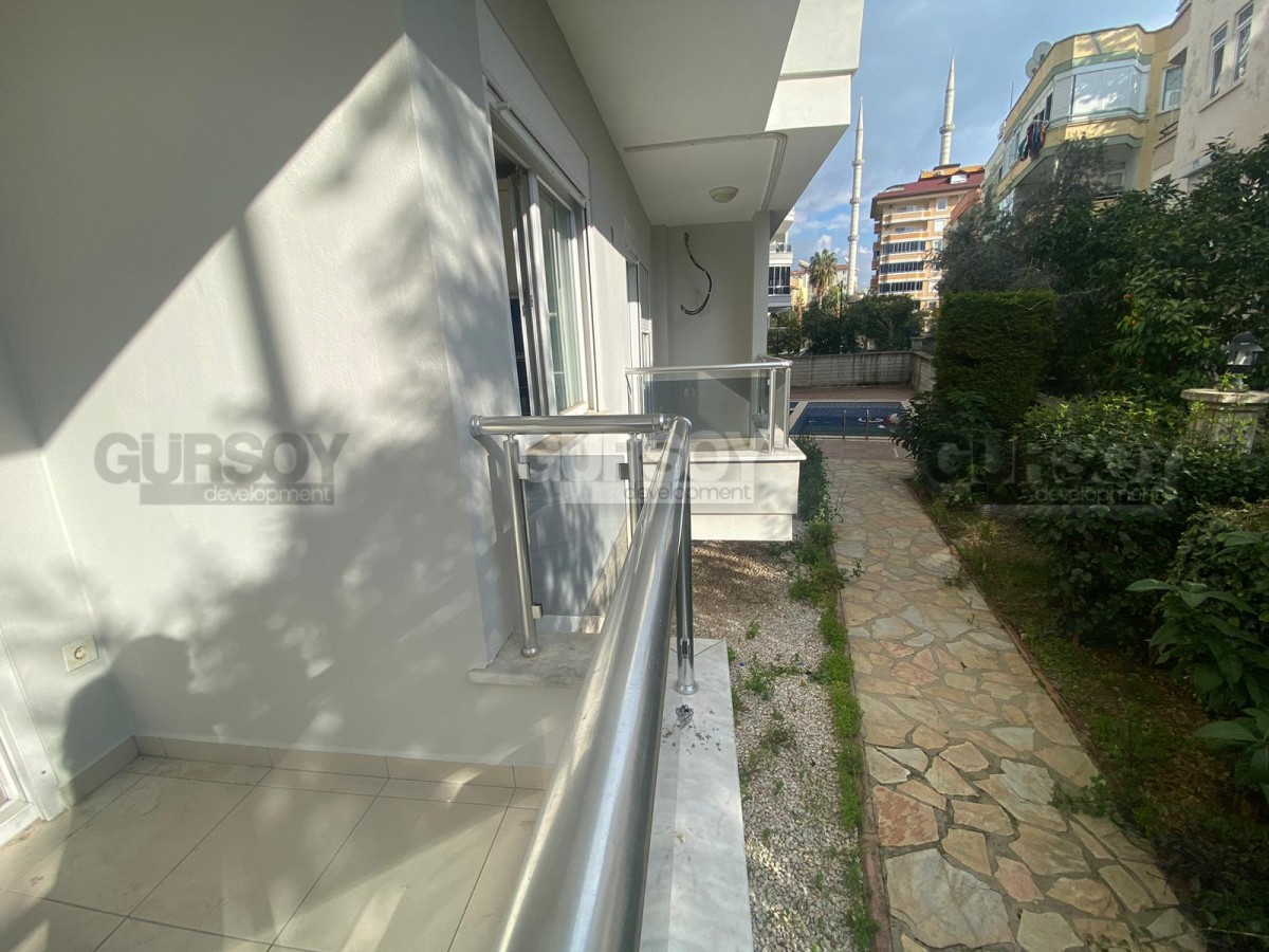 Квартира 2+1 в центре Алании с бассейном и удобным расположением, 95 кв.м. в Турции - фото 1