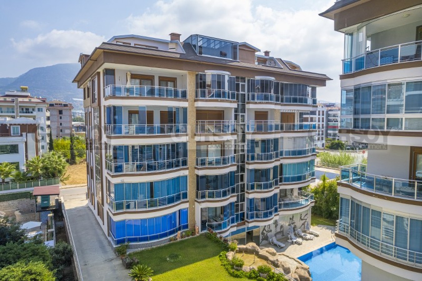 Современная, комфортабельная квартира на первой линии от моря, в центре элитного районе Аланьи - Кестель в Турции - фото 1