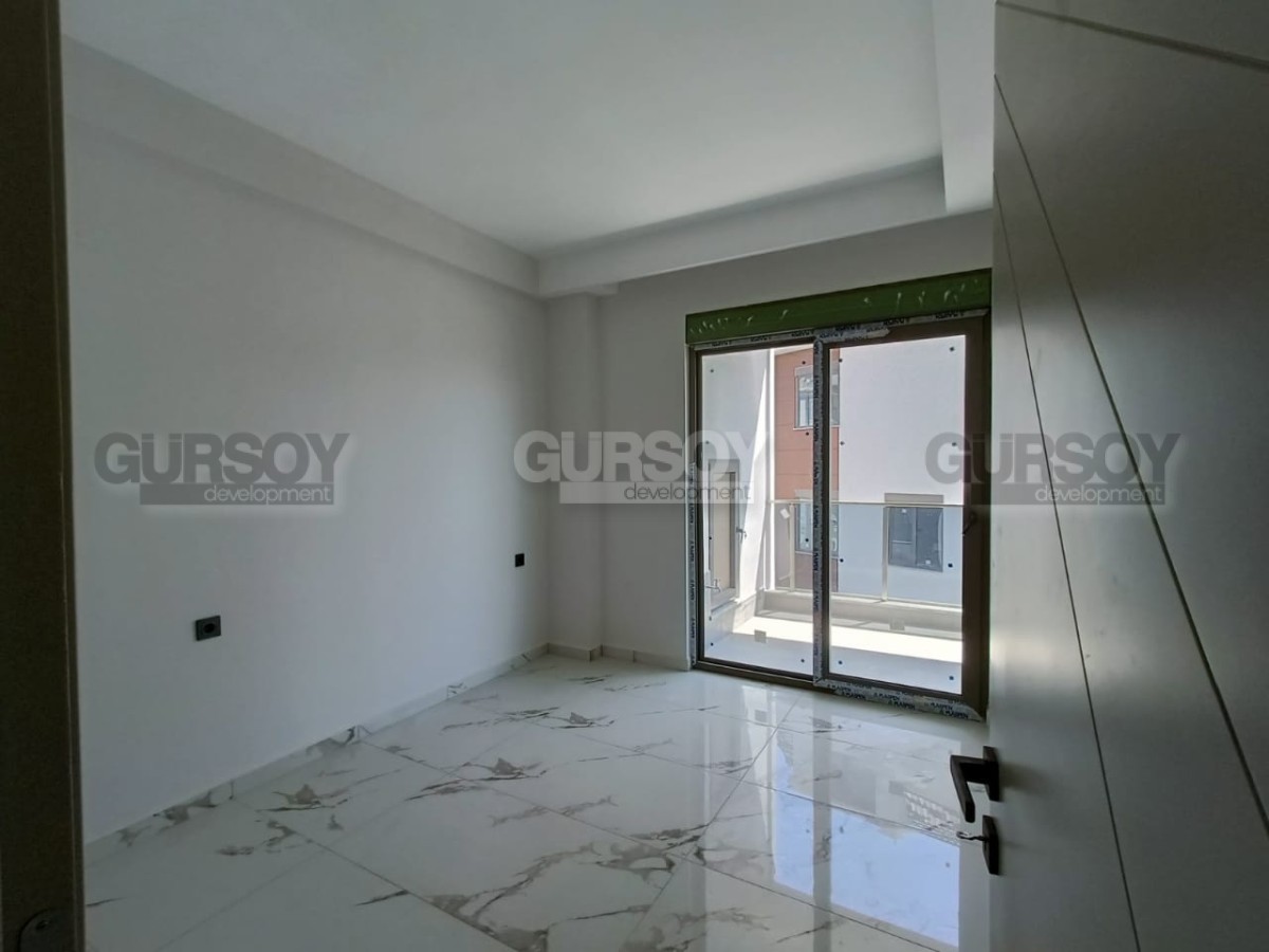 Новая квартира с чистовой отделкой, на 4-м этаже, в живописном, комфортабельном районе Аланьи - Тосмур в Турции - фото 1