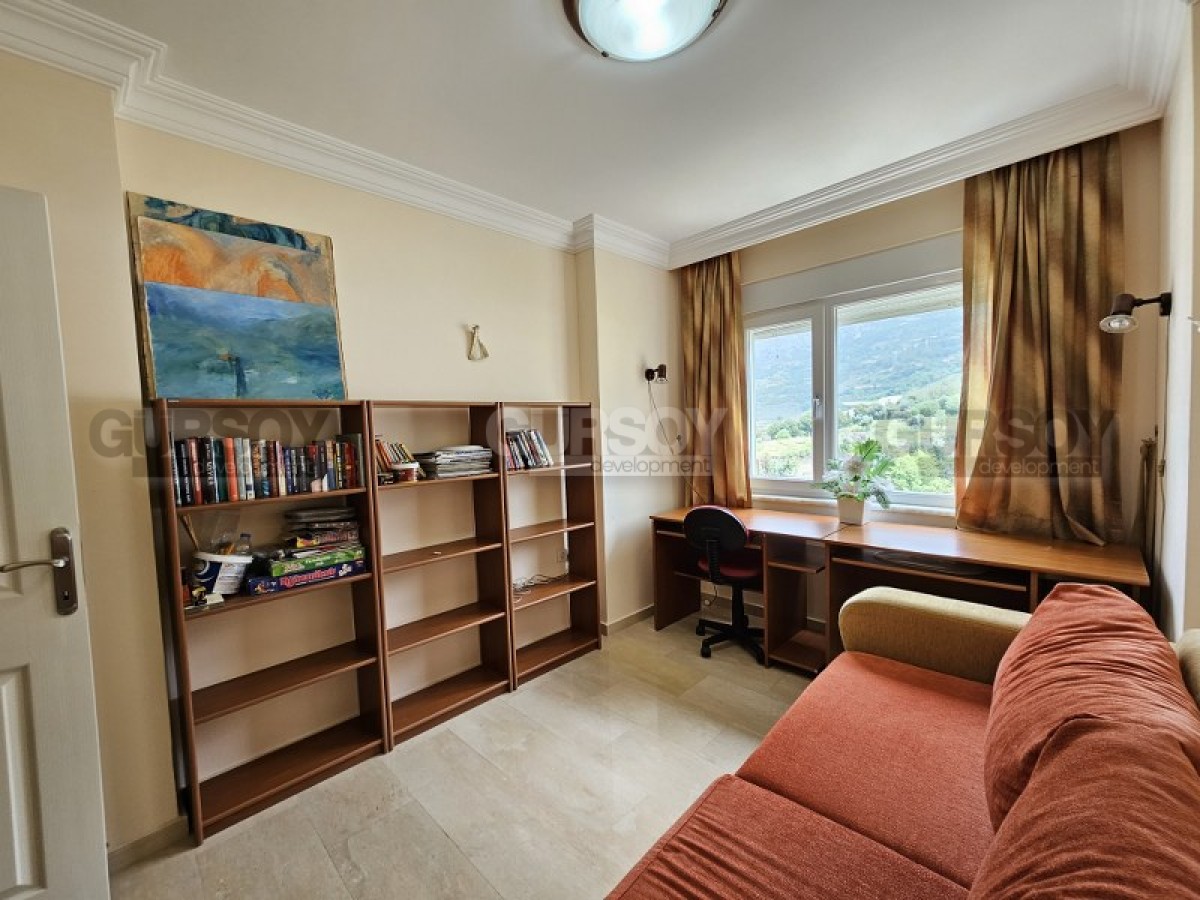Просторная квартира с панорамным видом на море и горы, в комфортабельном жилом комплексе, в районе Махмутлар в Турции - фото 1