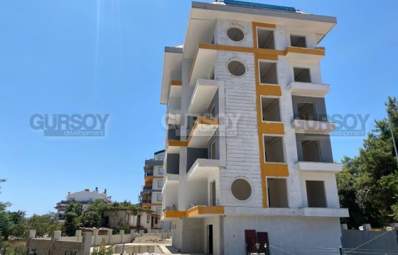 Панорамная двухуровневая квартира с видом на горы и море, на 5-м этаже с мансардой, в новом районе Аланьи - Чиплаклы в Турции - фото 3