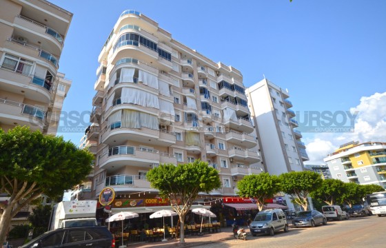 Просторная квартира с тремя спальнями и отдельной кухней, в 200 метрах от моря, в центре района Махмутлар в Турции - фото 5