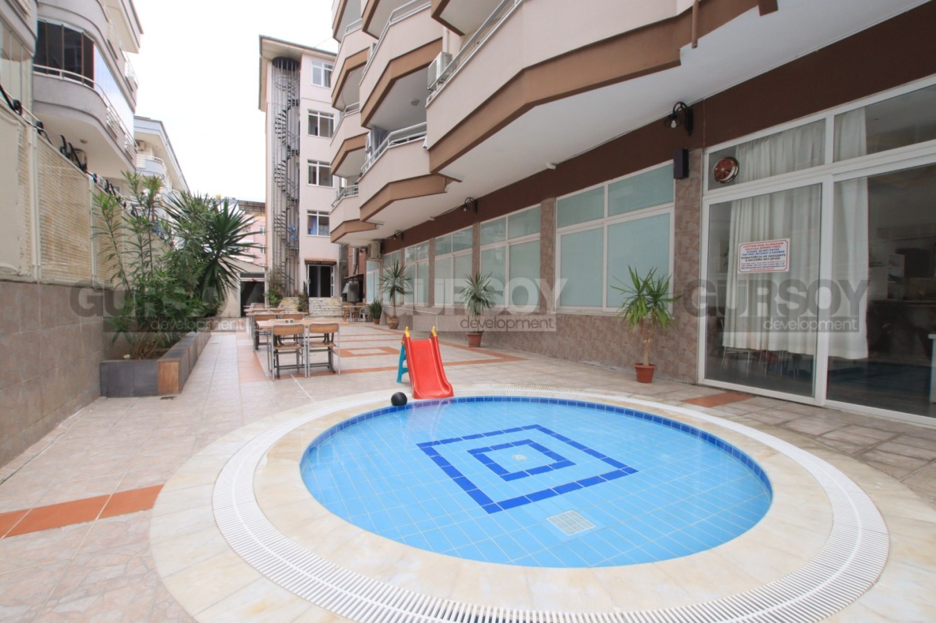 Благоустроенная квартира 1+1, на 3-м этаже резиденции 2011 года постройки, в 100 метрах от моря в Турции - фото 1
