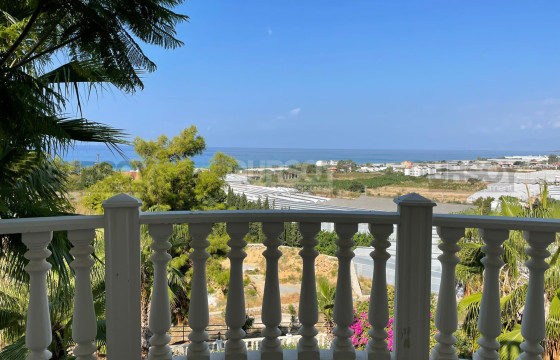 Вилла 4+1 с панорамным видом на море в Ешилёз, с участком 565 м2. в Турции - фото 8