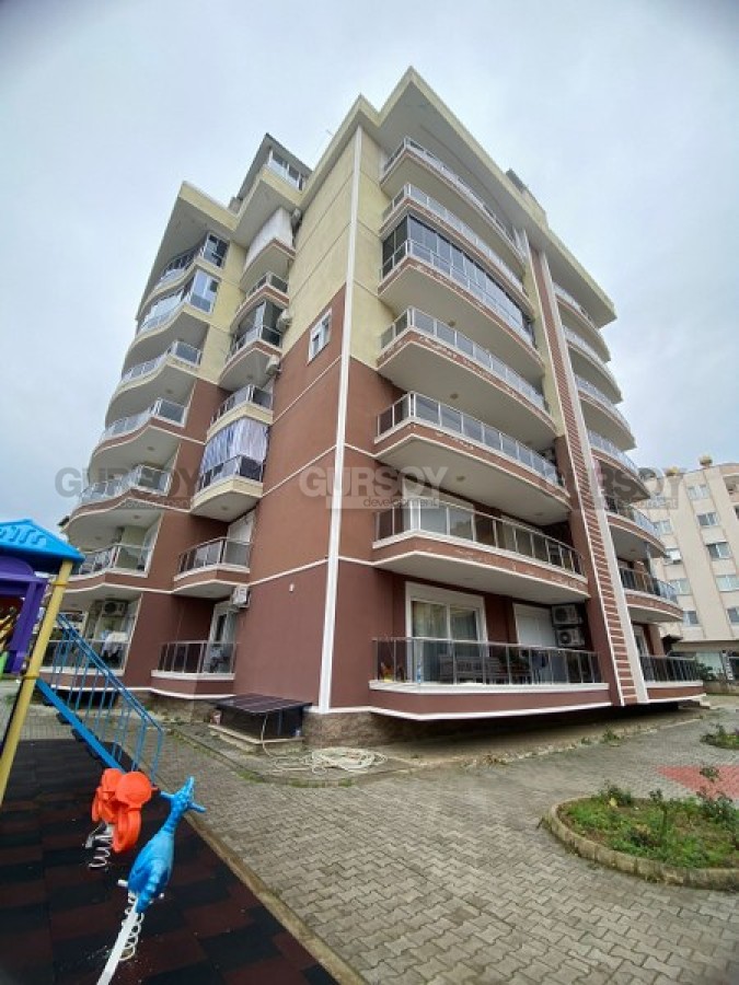 Просторная квартира 2+1 по низкой цене в районе Тосмур в Турции - фото 1