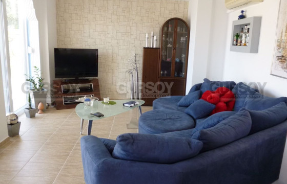 Вилла 3+1 с прекрасными видовыми характеристиками в Кестеле, 215 м2 в Турции - фото 12