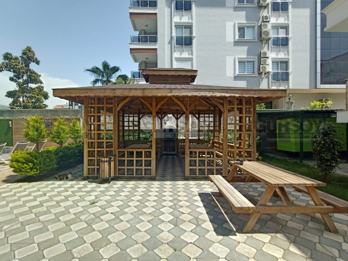 Шикарные апартаменты 3+1 с новой мебелью в 150 метрах от моря в Кестеле, 130 м2 в Турции - фото 1