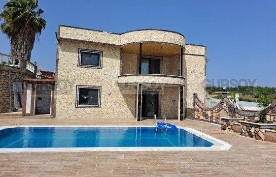 Вилла с хорошим ремонтом в районе Тюрклер в Турции - фото 3