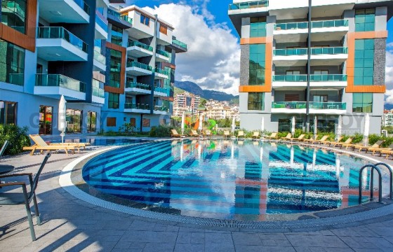 Просторная квартира 4+1 с возможностью оформить турецкое гражданство в районе Оба в Турции - фото 1