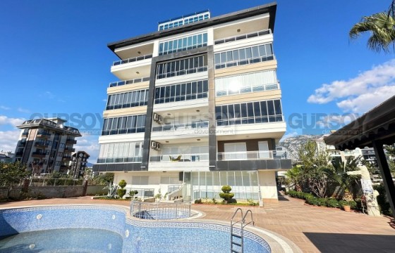 Уютная трехкомнатная квартира с современной мебелью в районе Кестель в Турции - фото 4