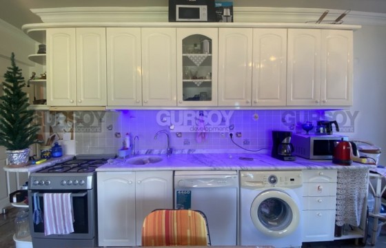 Просторная двухкомнатная квартира в районе Тосмур, подходящая для получения ВНЖ в Турции - фото 1