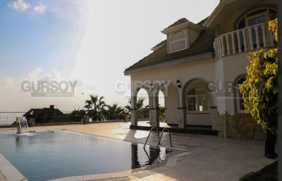 Просторная вилла с современным дизайном в сердце Алании в Турции - фото 2