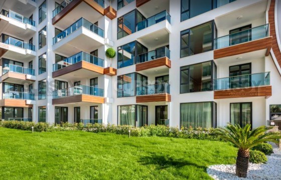 Меблированная квартира в комплексе премиум сегмента на первой береговой линии в Турции - фото 1